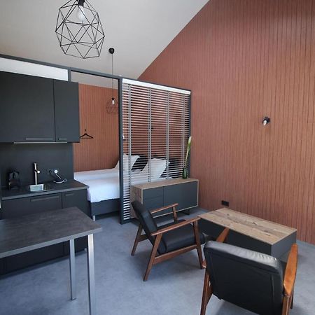 Bij Ons 'Niek Apartment Den Dungen Bagian luar foto