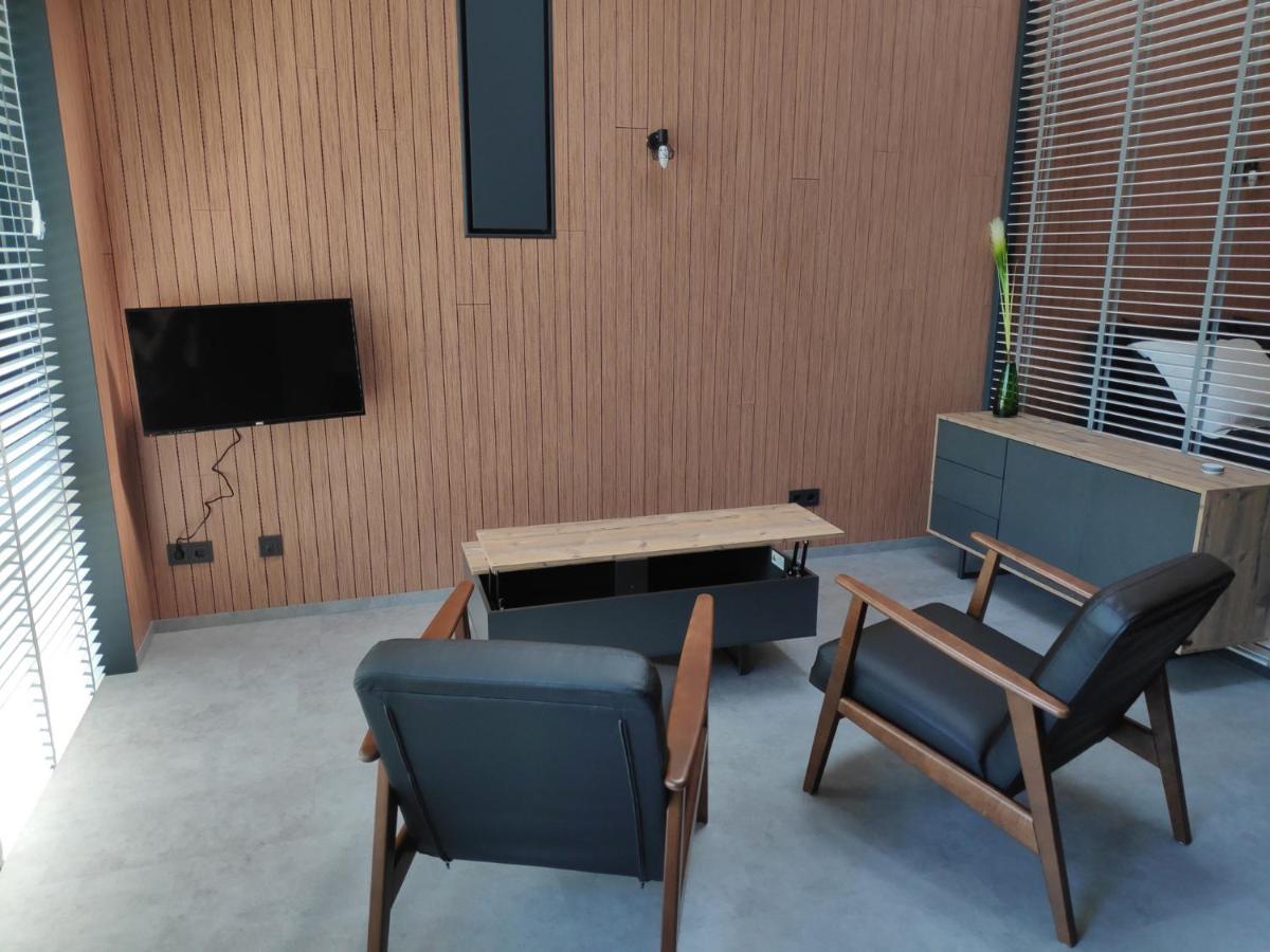 Bij Ons 'Niek Apartment Den Dungen Bagian luar foto