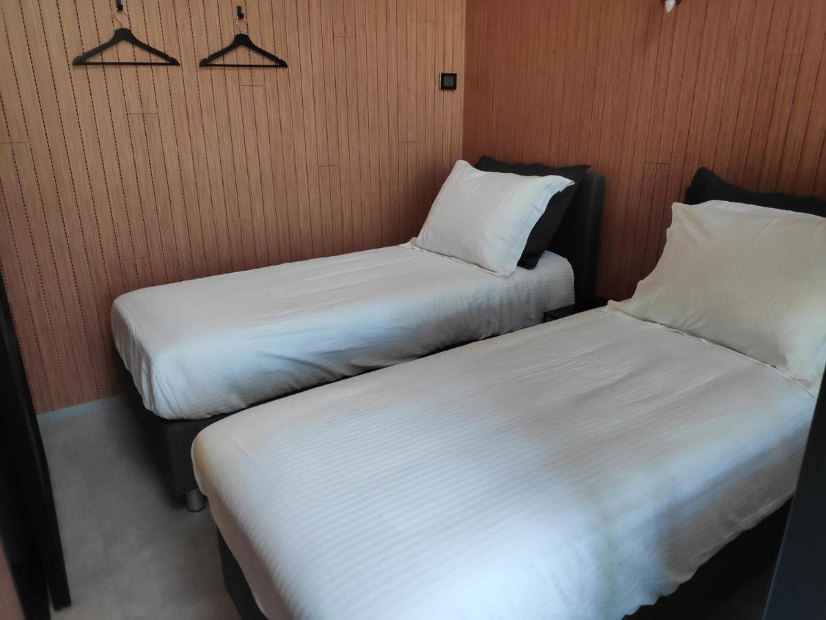Bij Ons 'Niek Apartment Den Dungen Bagian luar foto